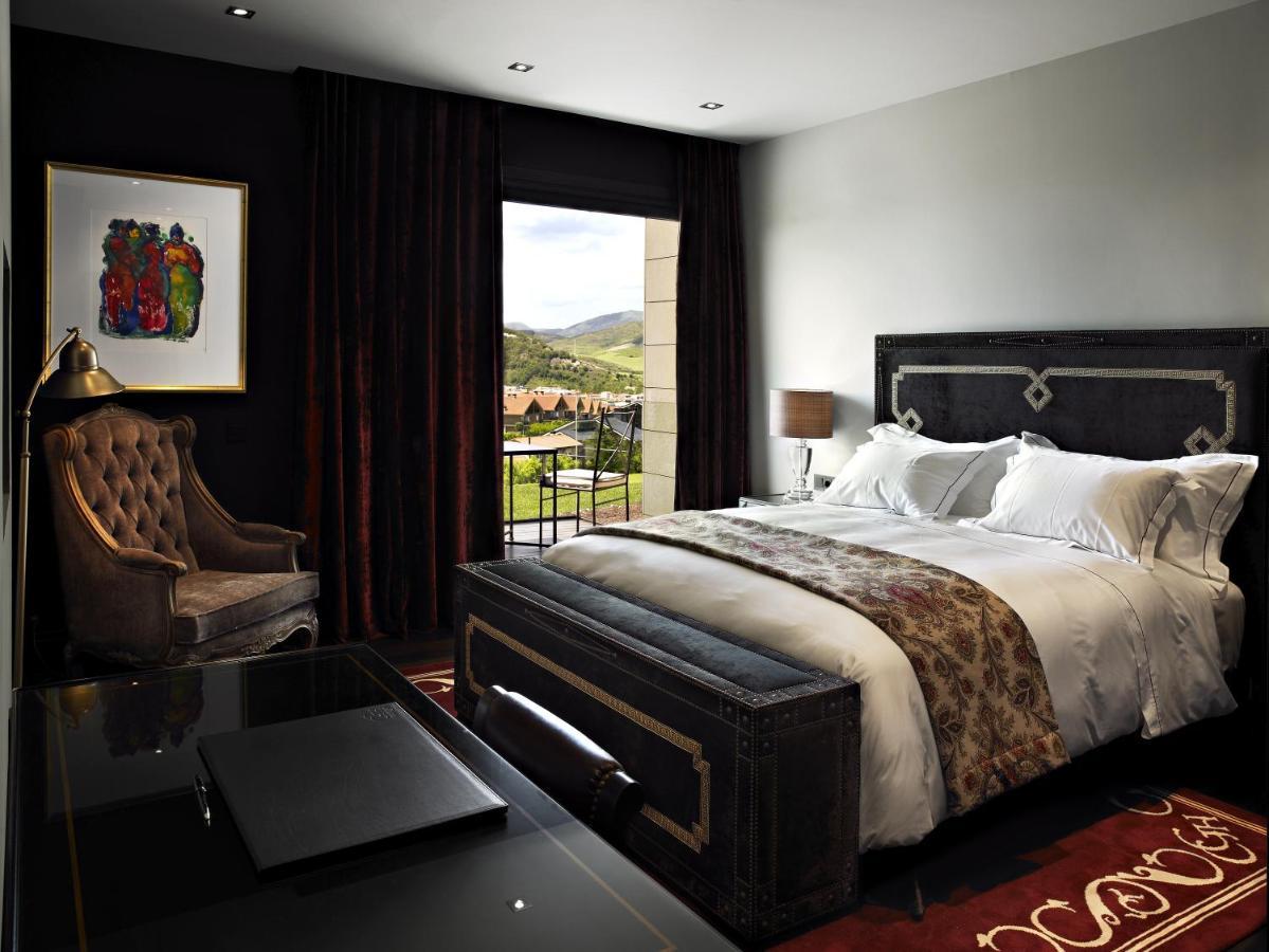 Hotel Castillo De Gorraiz&Spa ภายนอก รูปภาพ